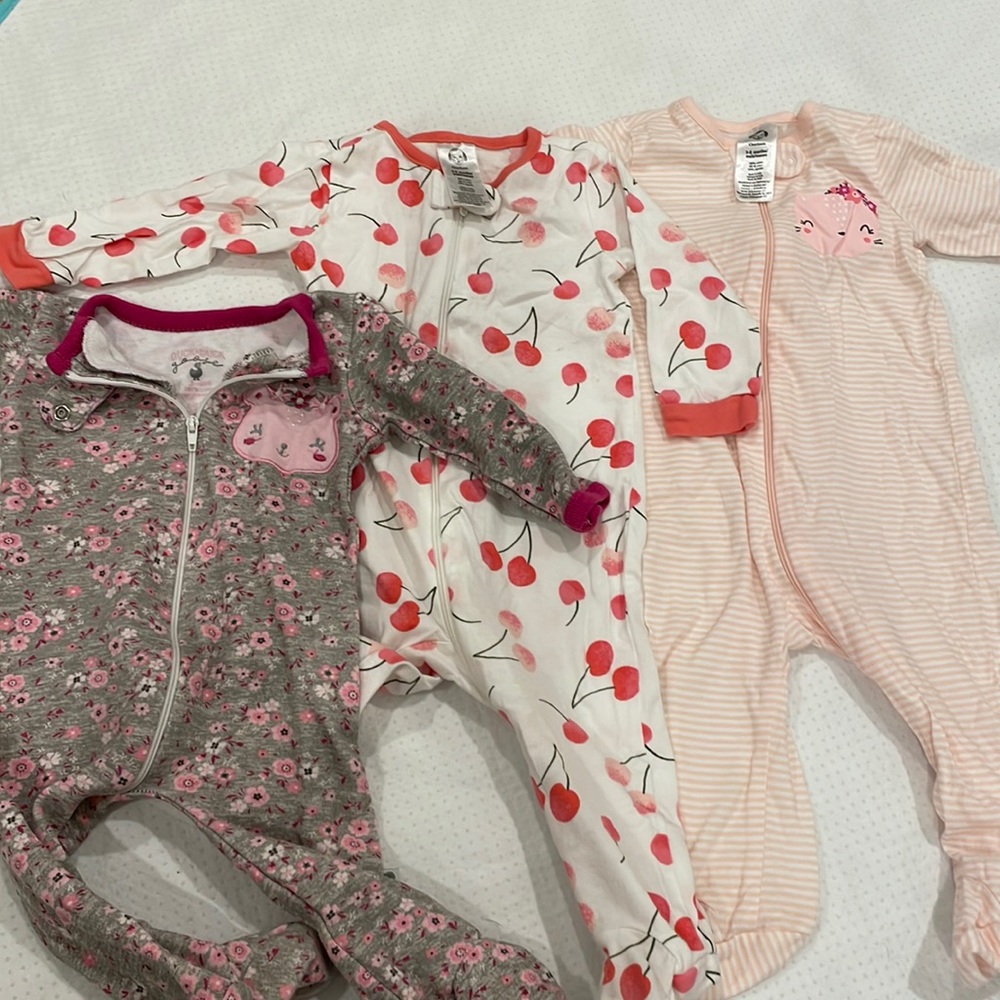 Bundle of zip footie PJ